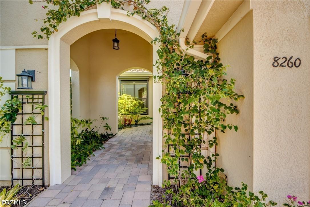 8260 Venetian Pointe Dr., Fort Myers, FL 33908