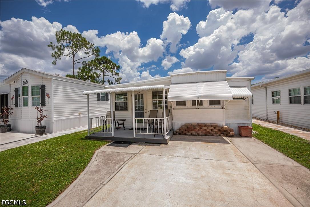 284 Blue Spring Ter., North Fort Myers, FL 33903