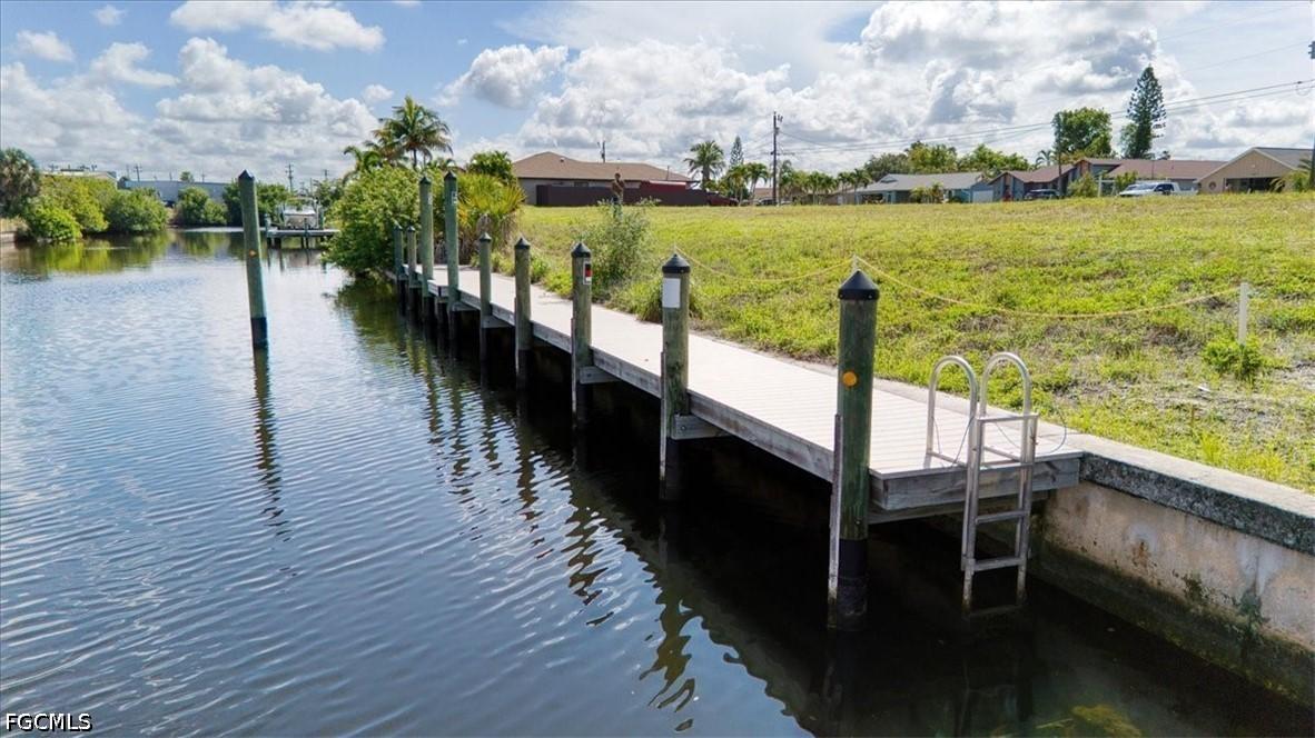 1102 SE 13th Ave., Cape Coral, FL 33990