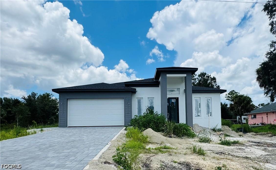808 Richmond Ave., Lehigh Acres, FL 33972