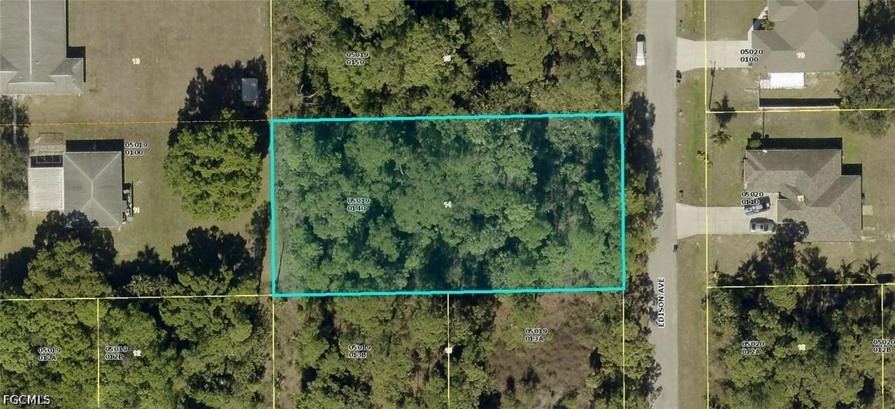 903 Edison Ave., Lehigh Acres, FL 33972
