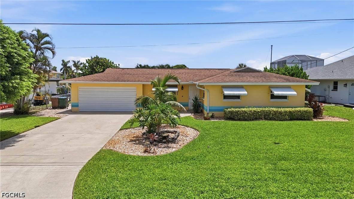4933 Triton Ct., Cape Coral, FL 33904