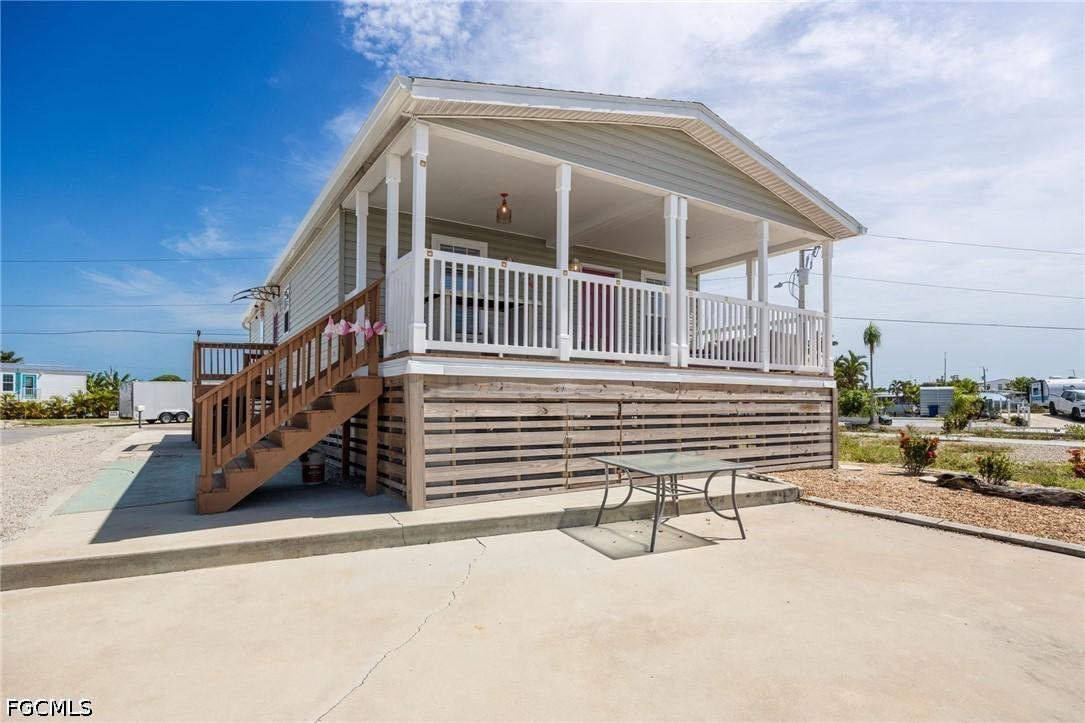 3822 Blueberry Ln., St James City, FL 33956