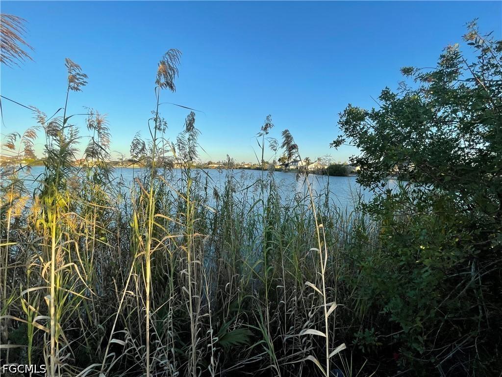 1701 NW 14th Ave., Cape Coral, FL 33993