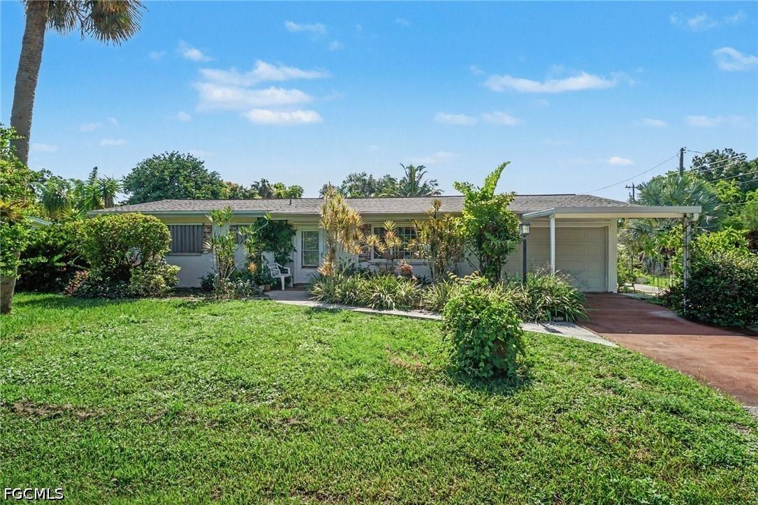 1564 Ixora Dr., North Fort Myers, FL 33917