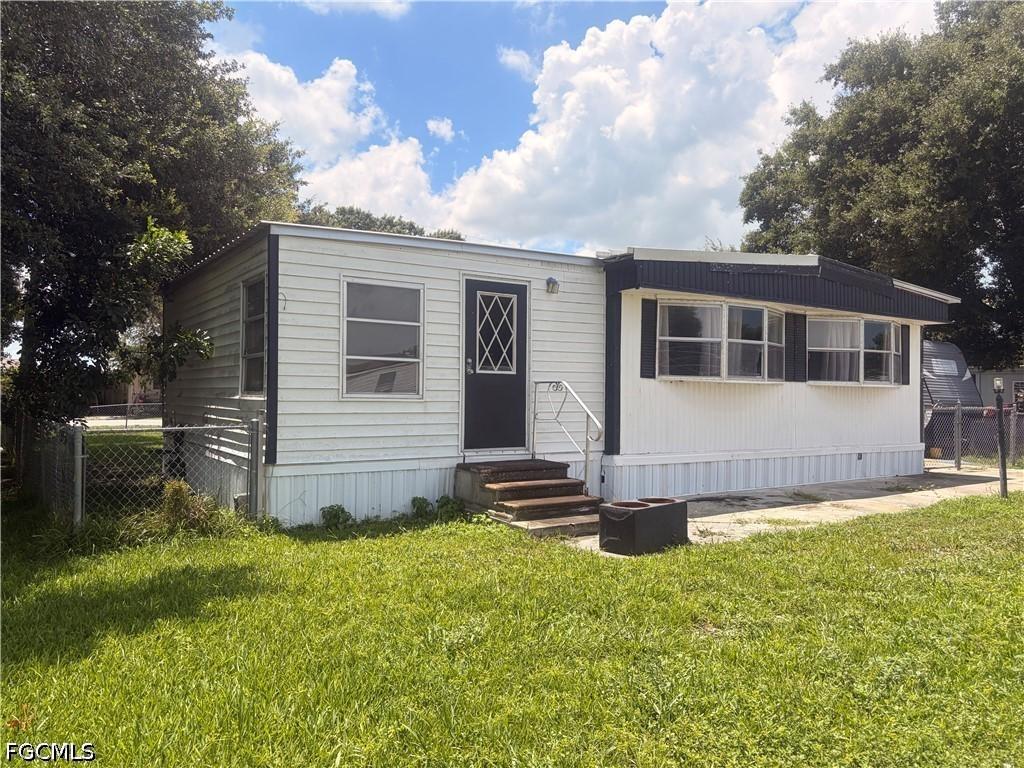 809 8th St., Moore Haven, FL 33471
