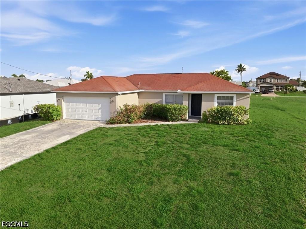 422 NW 11th Ter., Cape Coral, FL 33993