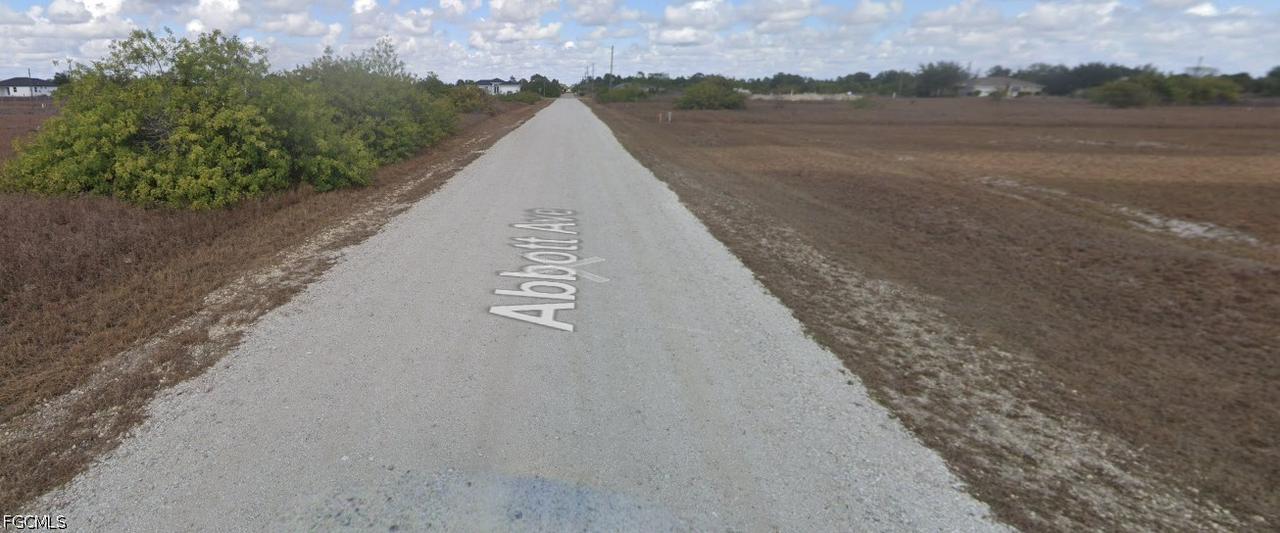 1413 Abbott Ave., Lehigh Acres, FL 33972