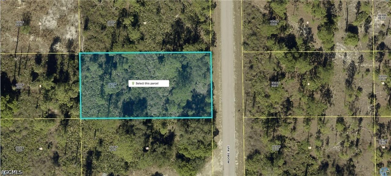 807 Moore Ave., Lehigh Acres, FL 33972