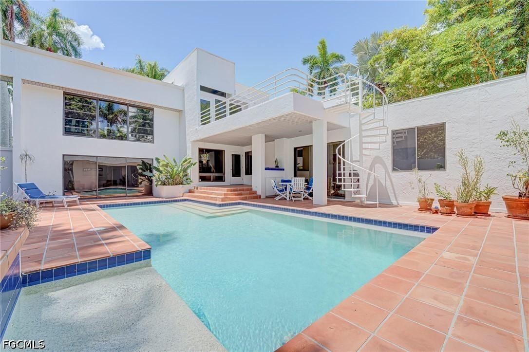 1215 Caloosa Dr., Fort Myers, FL 33901