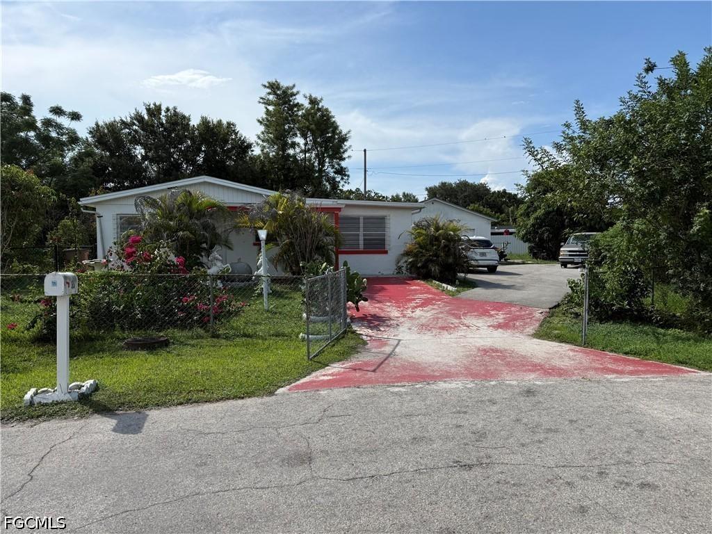 35 Andora St., Lehigh Acres, FL 33936