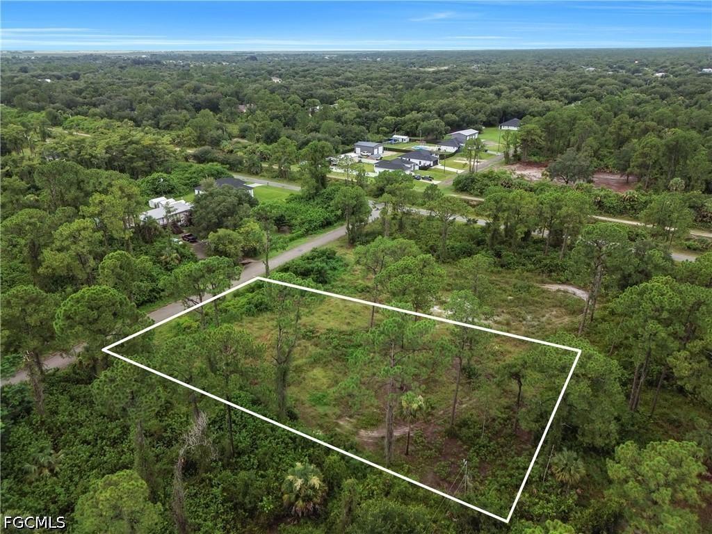 2005 Columbus Ave., Alva, FL 33920