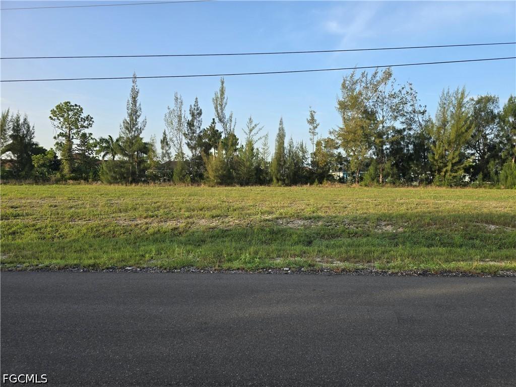 2124 NE 35th Ln., Cape Coral, FL 33909