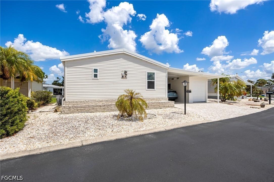 370 Nicklaus Blvd., North Fort Myers, FL 33903