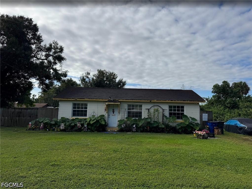 559 San Bernardino St., North Fort Myers, FL 33903