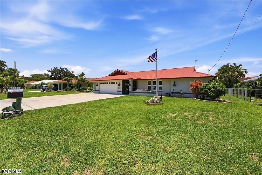 7219 Reymoor Dr., North Fort Myers, FL 33917