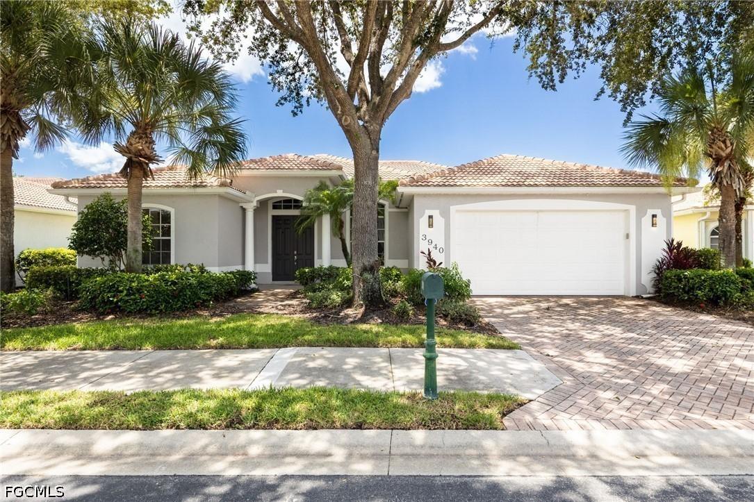 3940 Ruxton Rd., Naples, FL 34116
