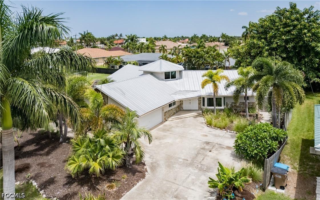 529 Coral Dr., Cape Coral, FL 33904