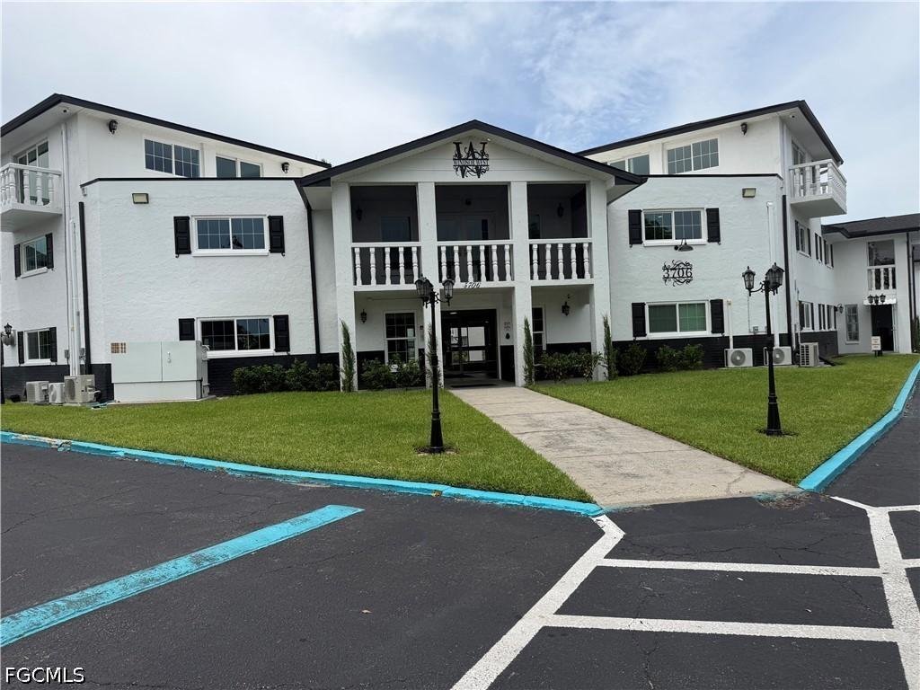 3704 Broadway #100, Fort Myers, FL 33901