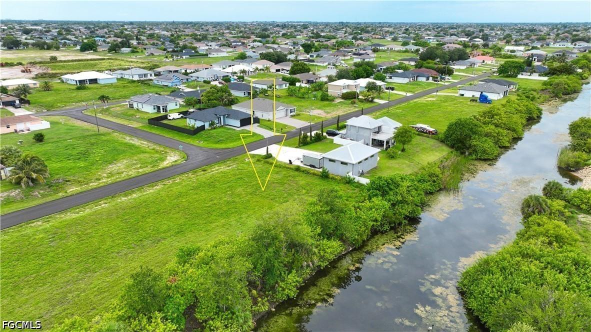 1025 NE 15th Ter., Cape Coral, FL 33909