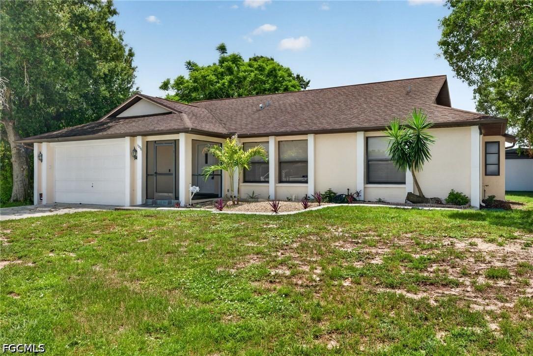 1398 Evalena Ln., North Fort Myers, FL 33917