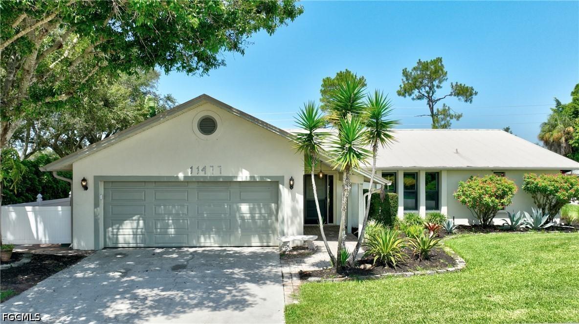 11477 Longshore Way, Naples, FL 34119