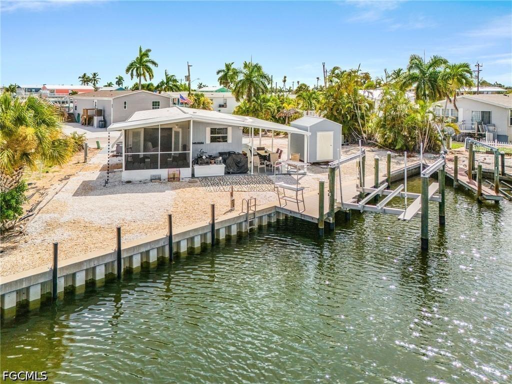 3653 Dewberry Ln., St James City, FL 33956