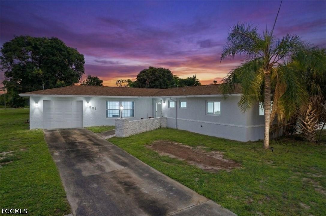 301 Hollywood St., Lehigh Acres, FL 33936