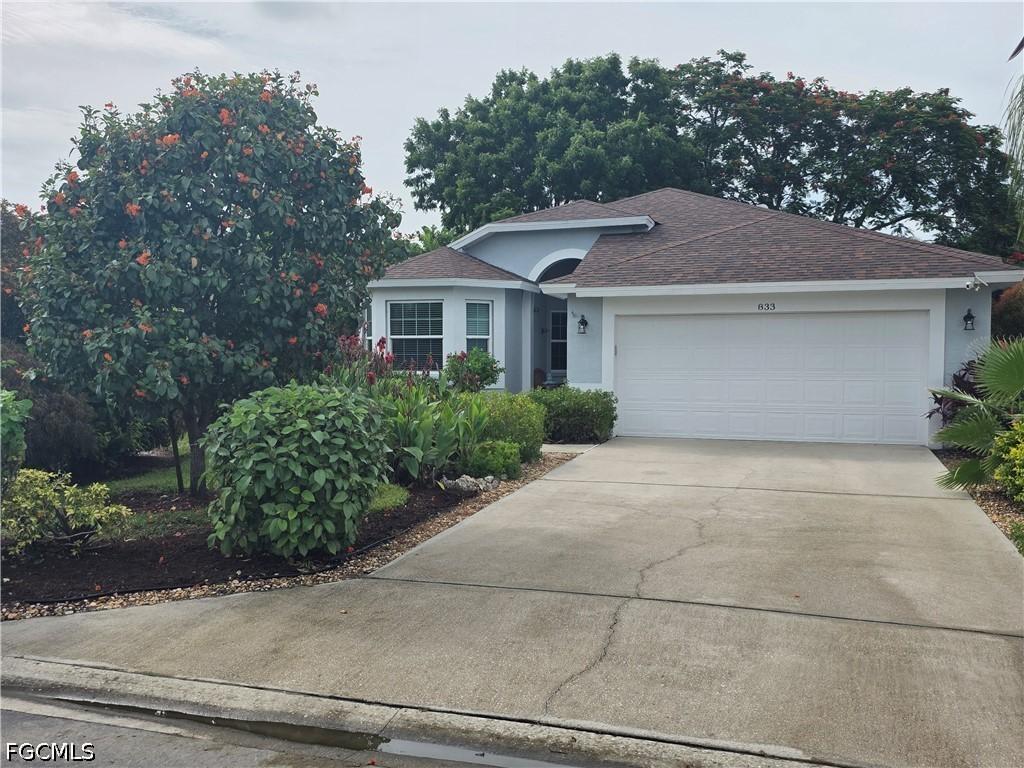 833 Mount Hood Ct., Naples, FL 34104