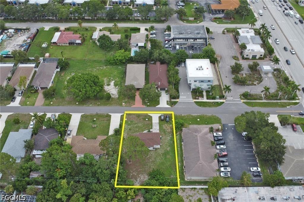 870 109th Ave., Naples, FL 34108
