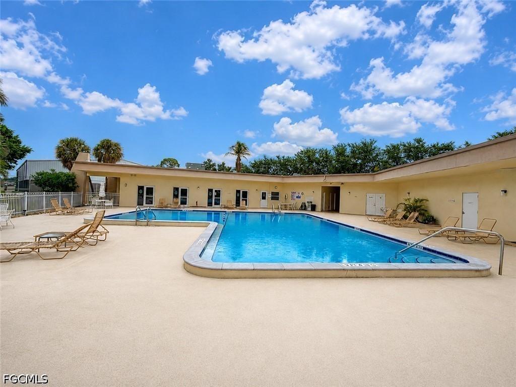 2079 Barkeley Ln. #13, Fort Myers, FL 33907