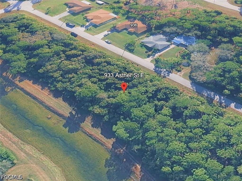 933 Asther St., Lehigh Acres, FL 33974