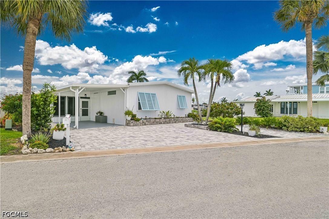 17591 Bryan Ct., Fort Myers Beach, FL 33931