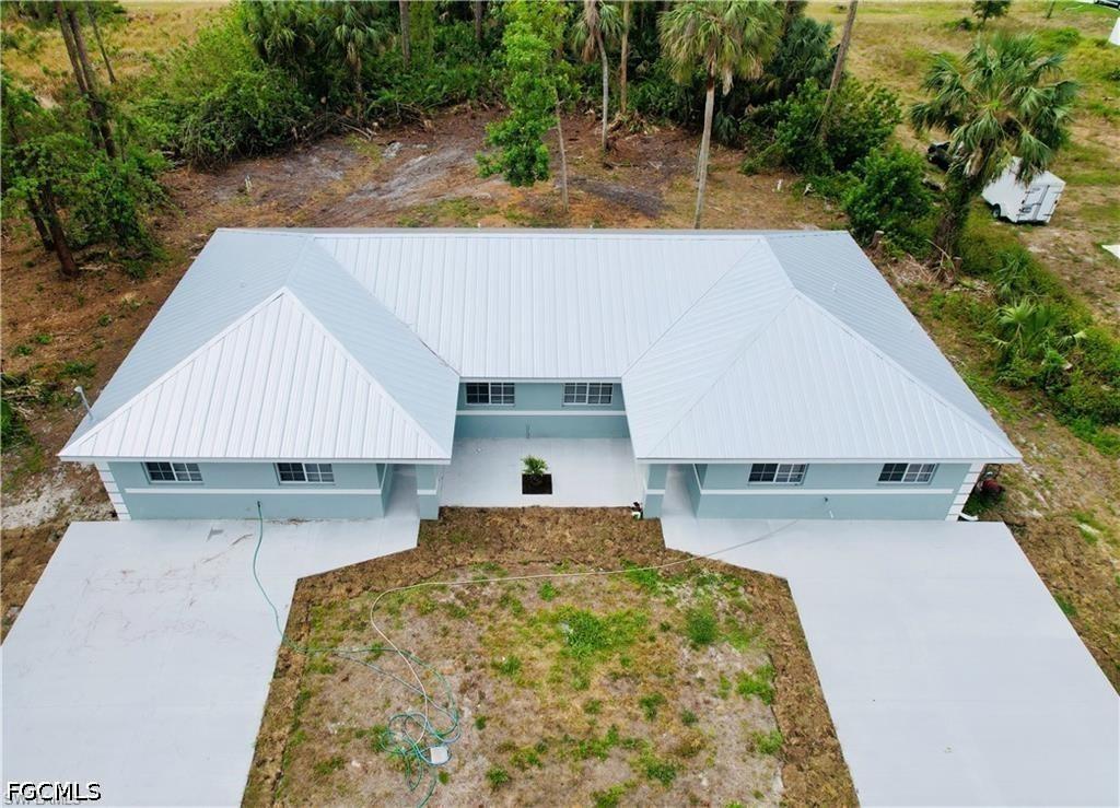 3825/3827 Hollycrest St., Fort Myers, FL 33905