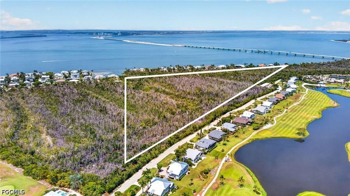 Bay Dr., Sanibel, FL 33957