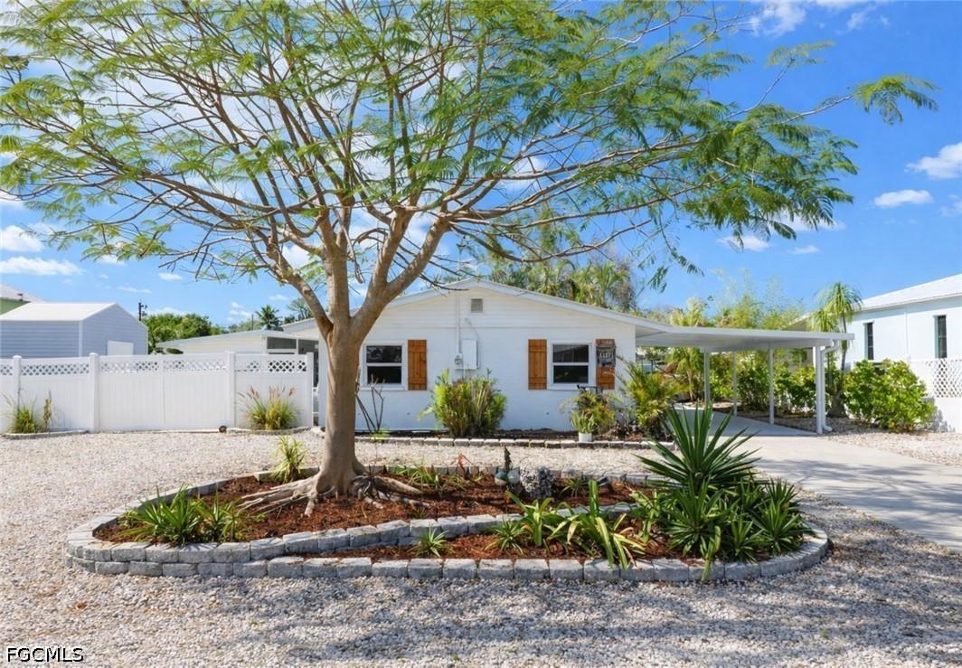 16191 Porto Bello St., Bokeelia, FL 33922