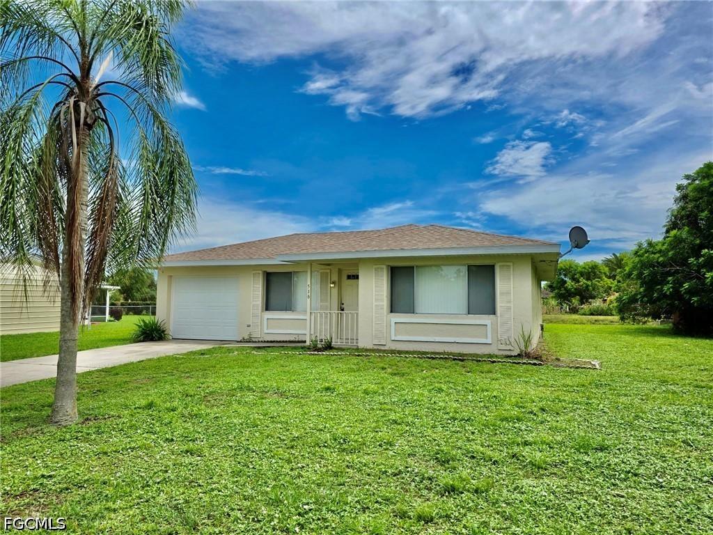 516 Parkside St., Lehigh Acres, FL 33936