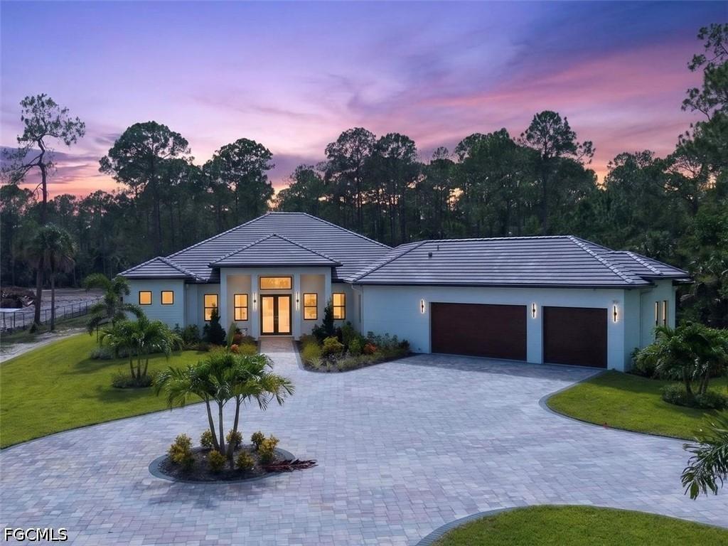 453 25th St., Naples, FL 34117