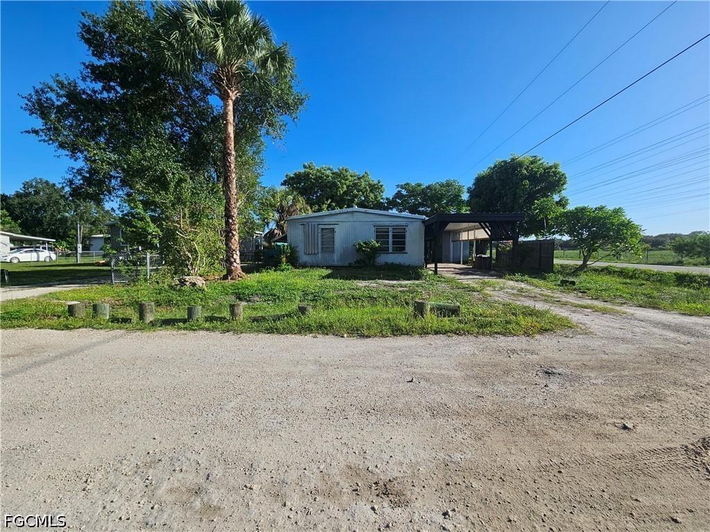 18210 Deuce Rd., North Fort Myers, FL 33917