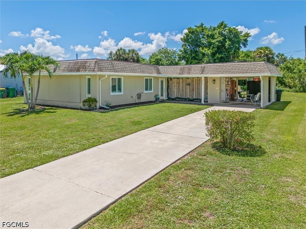 18579 Robinson Ave., Port Charlotte, FL 33948