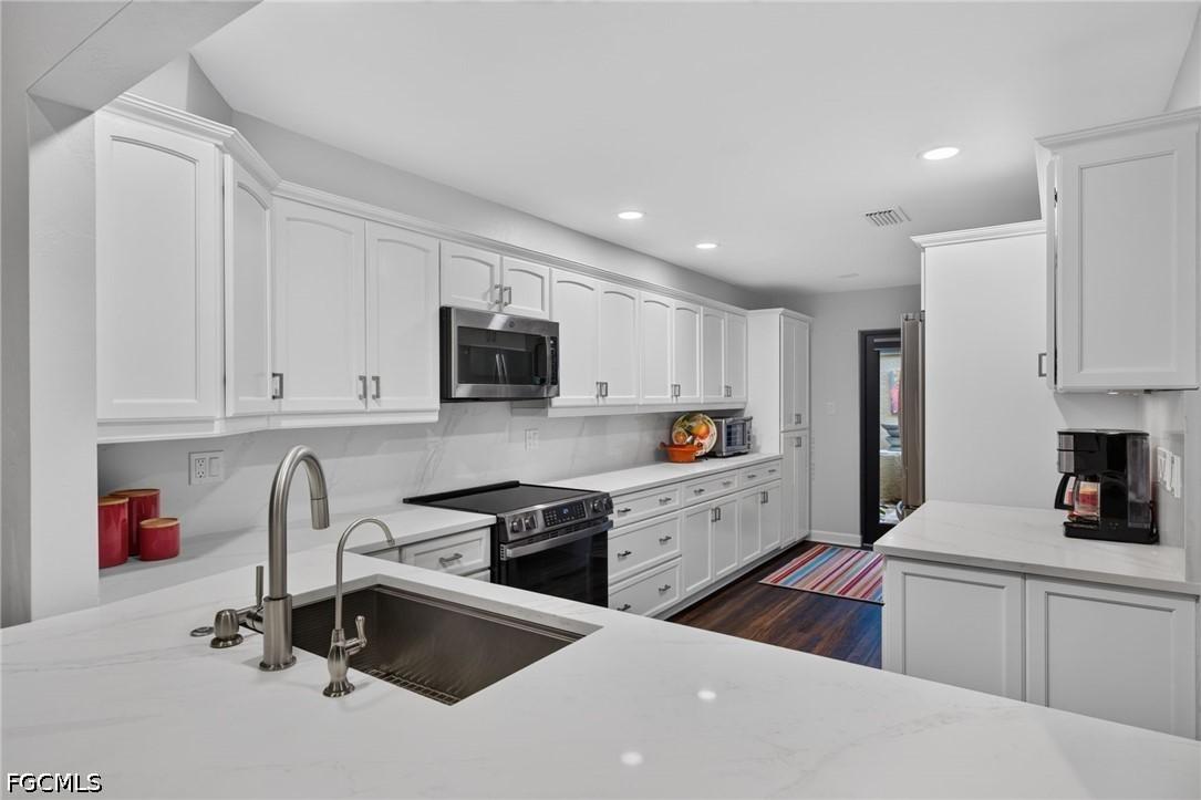 4830 Springline Dr., Fort Myers, FL 33919