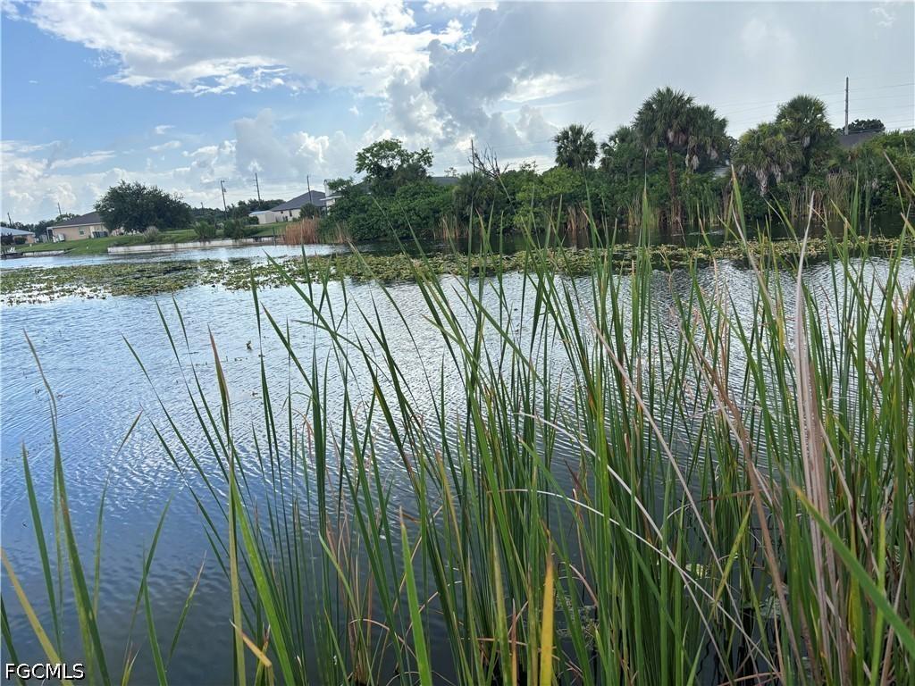 2155 NE 20th Ln., Cape Coral, FL 33909