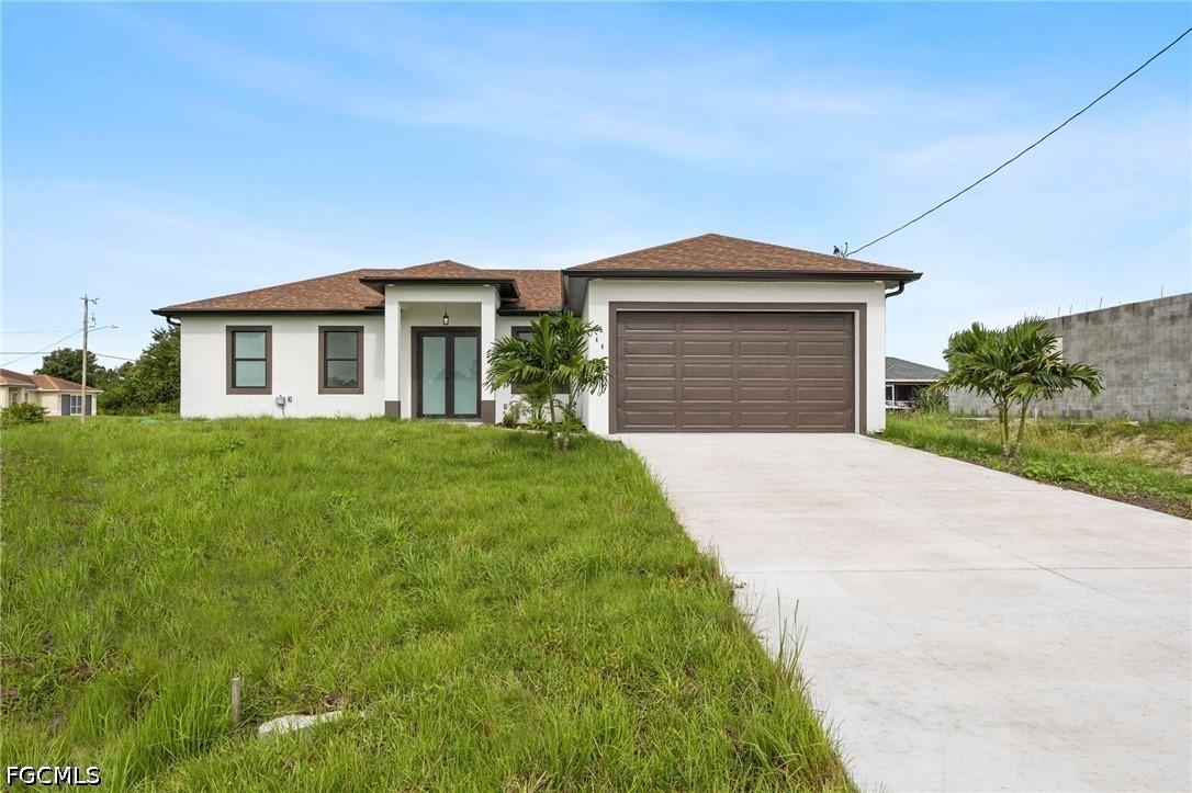 744 Oakridge Ave., Lehigh Acres, FL 33974