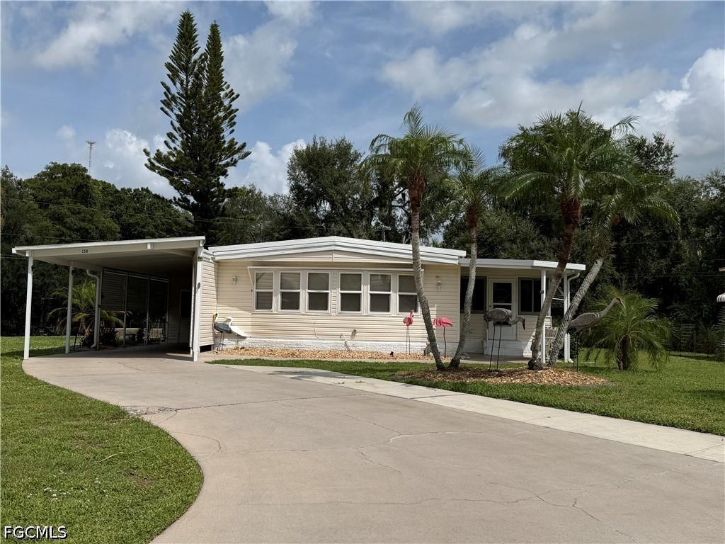 250 Santa Fe Tr., North Fort Myers, FL 33917