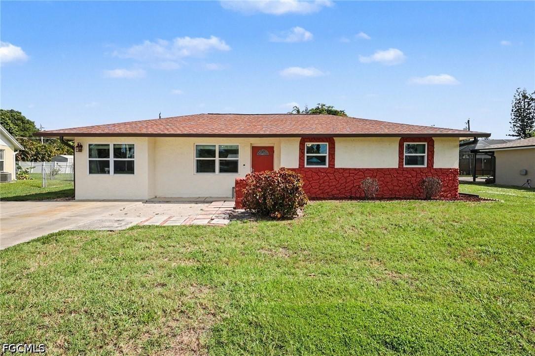 5411 Loyola Ln., Fort Myers, FL 33908