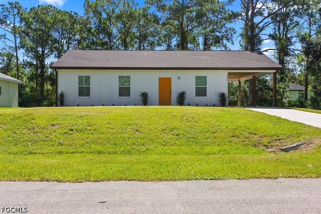 2008 Robert Ave., Alva, FL 33920