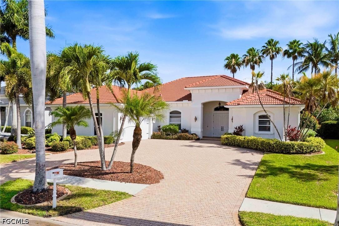 1817 Lagoon Ln., Cape Coral, FL 33914