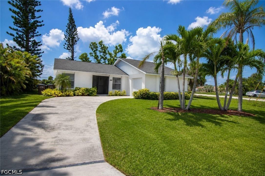 1913 SE 15th Pl., Cape Coral, FL 33990