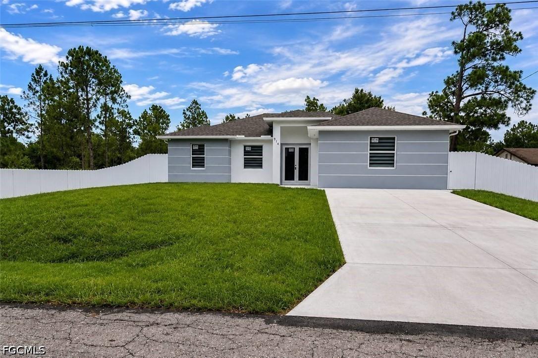 914 5th Ave., Lehigh Acres, FL 33972