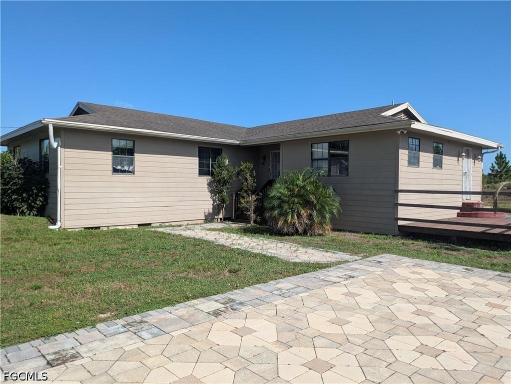 925 Foxdale Ave., Lehigh Acres, FL 33974